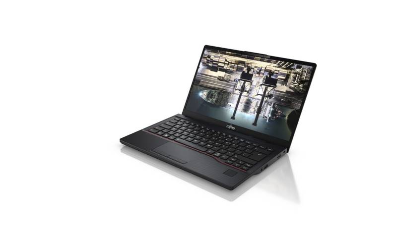 Obrázok Fujitsu LifeBook E5412A (VFY:E542AMFABRCZ) čierny