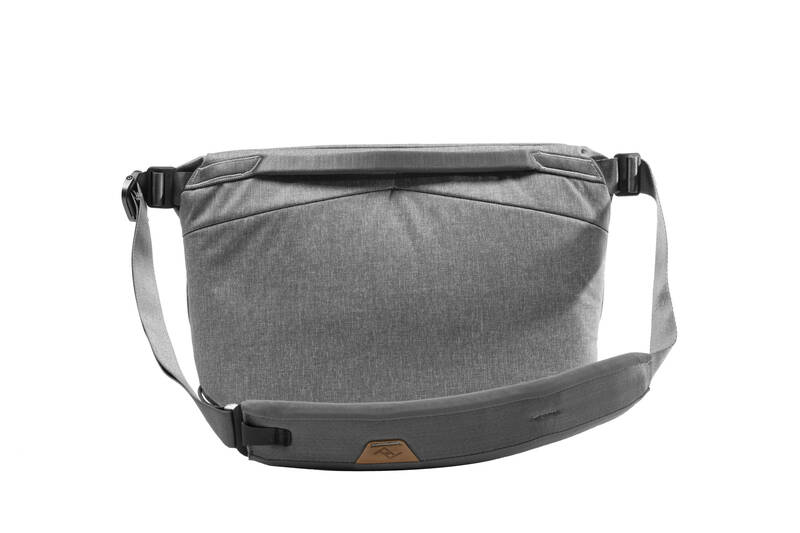 Obrázok Peak Design Everyday Sling 10L v2 - Ash (BEDS-10-AS-2)