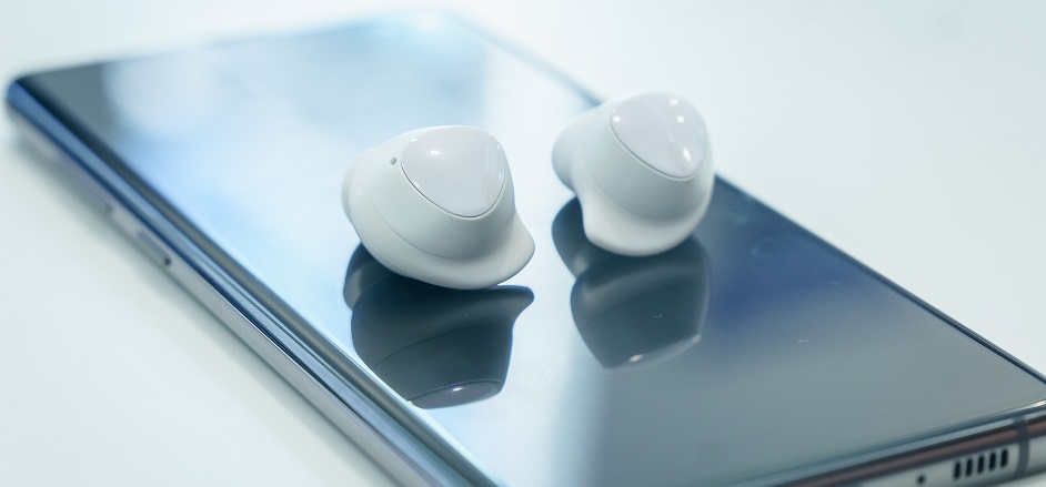 bezdrátová sluchátka Samsung Galaxy Buds